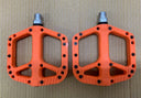 Scudgood Flat Pedal Sealed Nylon with Adjustable Pins - ORANGE