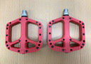 Scudgood Flat Pedal Sealed Nylon with Adjustable Pins - RED
